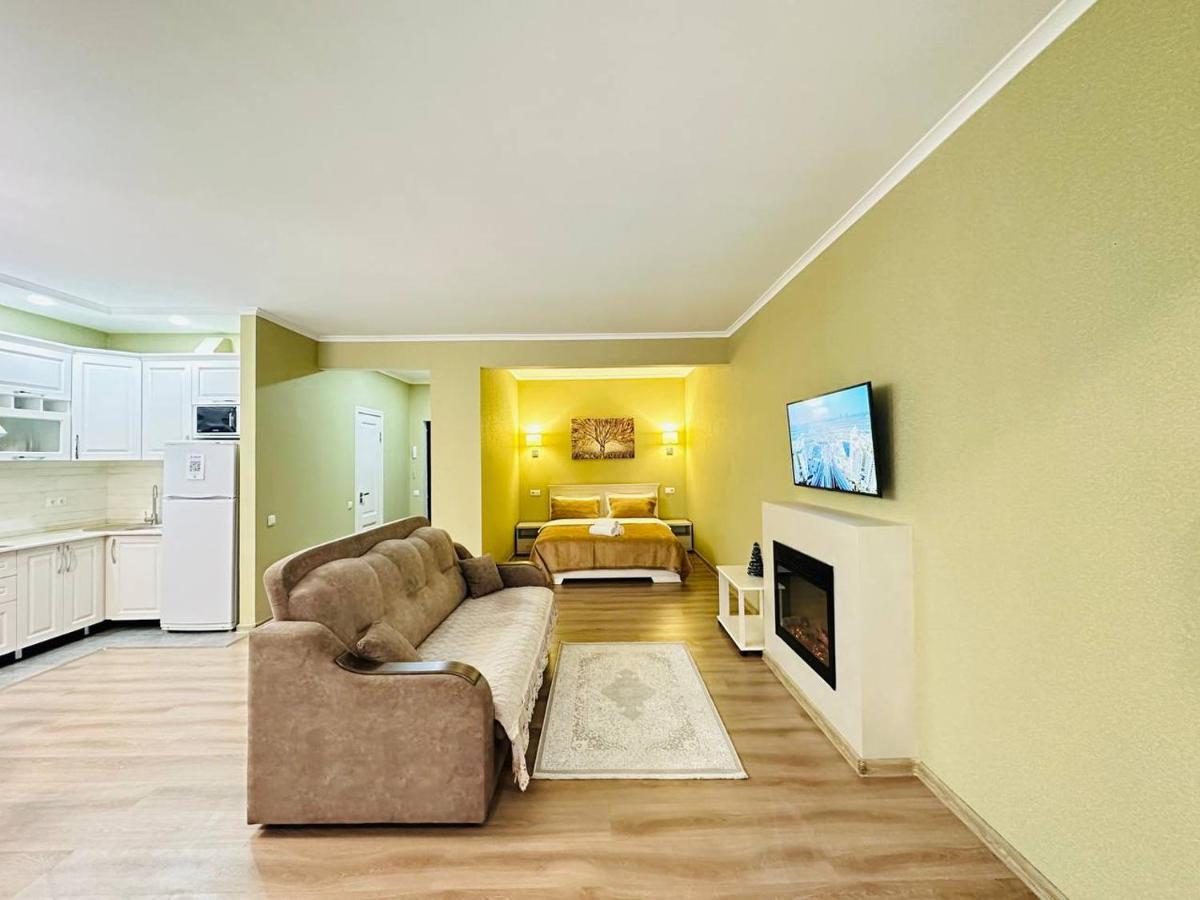 Central Park In The City Center Apartment Almaty Exterior photo